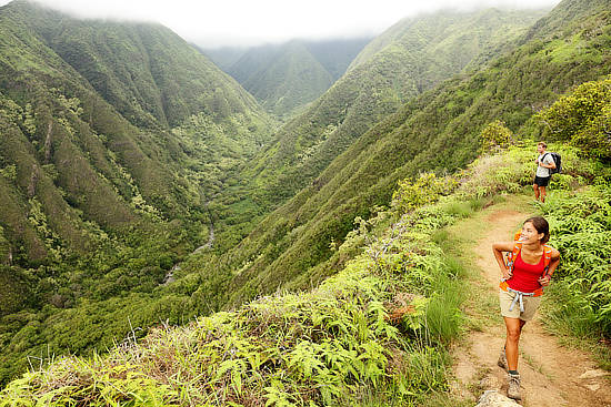 Personalized Hawai'i Vacations and Tours - people hiding the Waihee ridge trail in Maui